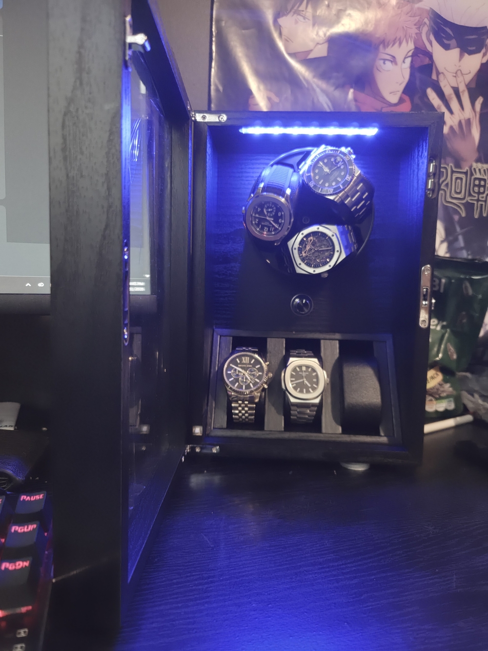 Oryx Men's Black Automatic Watch Winder with Blue LED Lighting